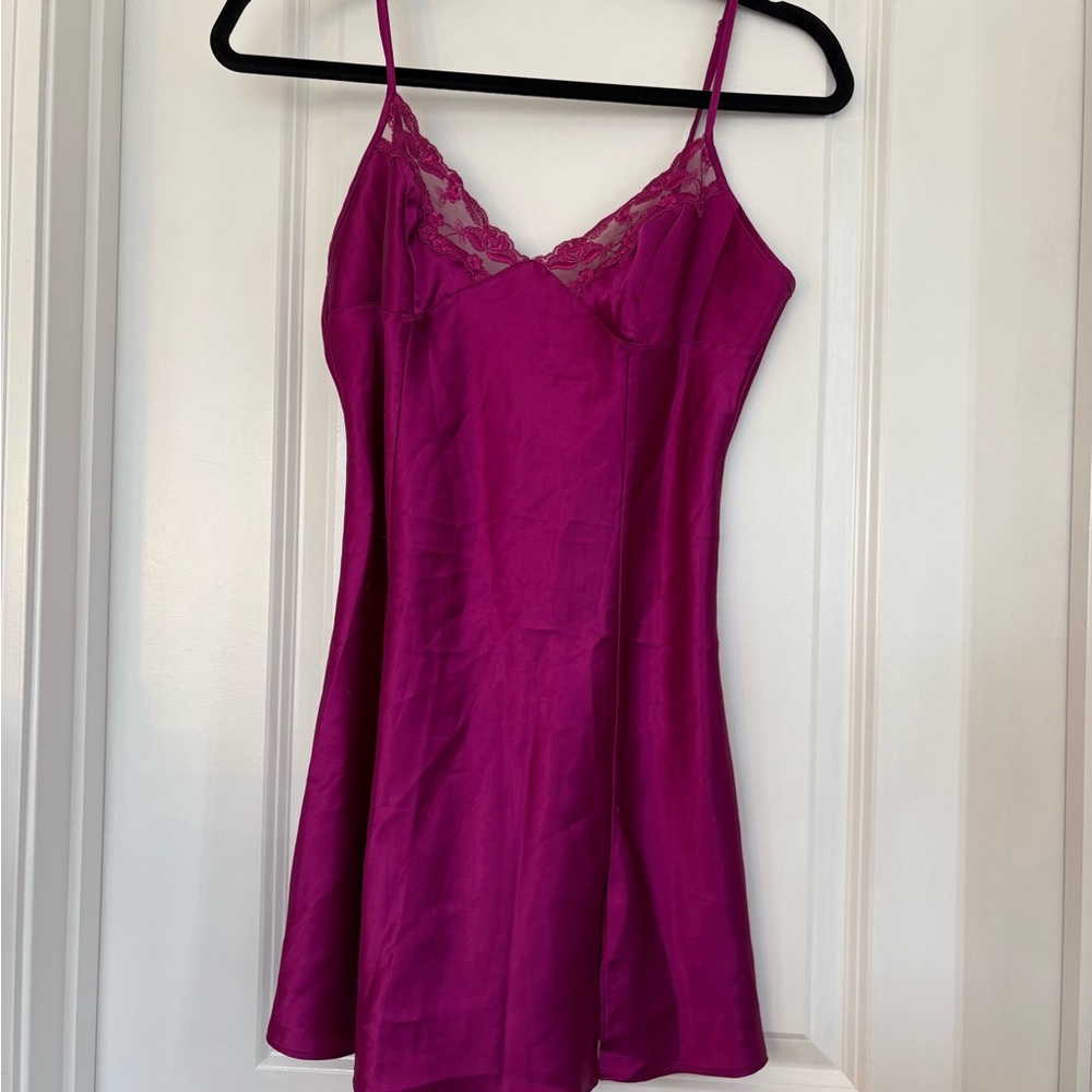 Victoria's Secret Magenta Satin Lace Full Slip Medium Adjustable Strap - Picture 3 of 7